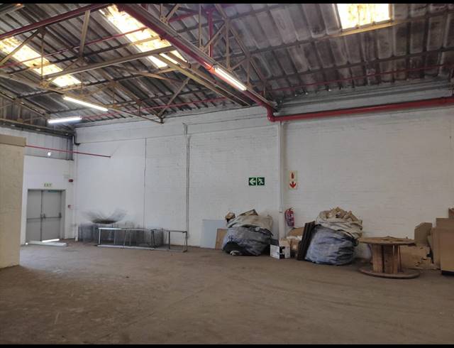 560M² WAREHOUSE TO LET IN BELLVILLE SOUTH
